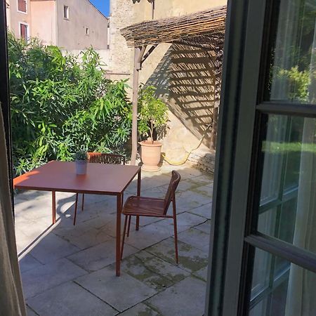 La Chapelle Sur La Sorgue Bed & Breakfast ลีล-ซูร์-ลา-ซอร์ก ภายนอก รูปภาพ