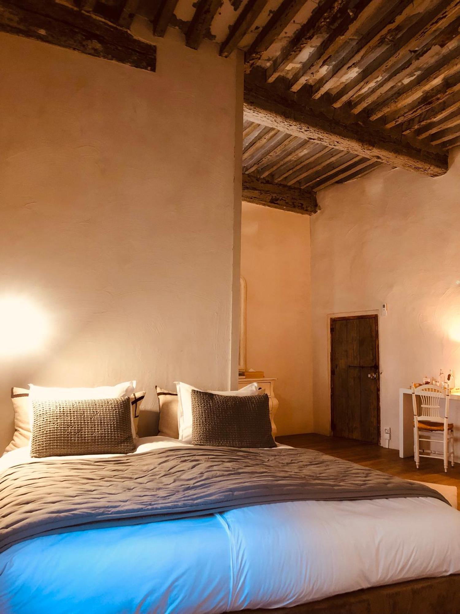 La Chapelle Sur La Sorgue Bed & Breakfast ลีล-ซูร์-ลา-ซอร์ก ภายนอก รูปภาพ