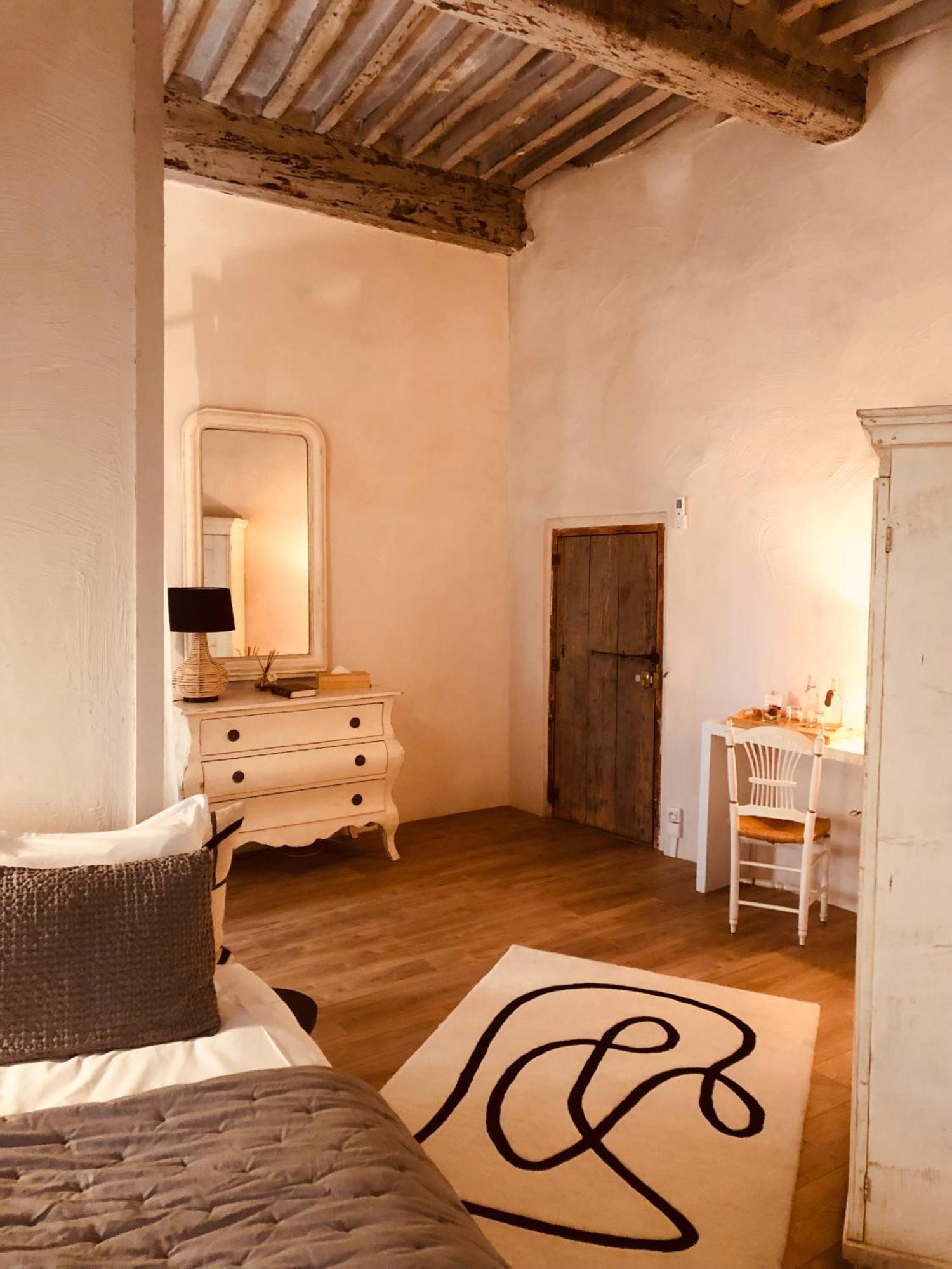 La Chapelle Sur La Sorgue Bed & Breakfast ลีล-ซูร์-ลา-ซอร์ก ภายนอก รูปภาพ