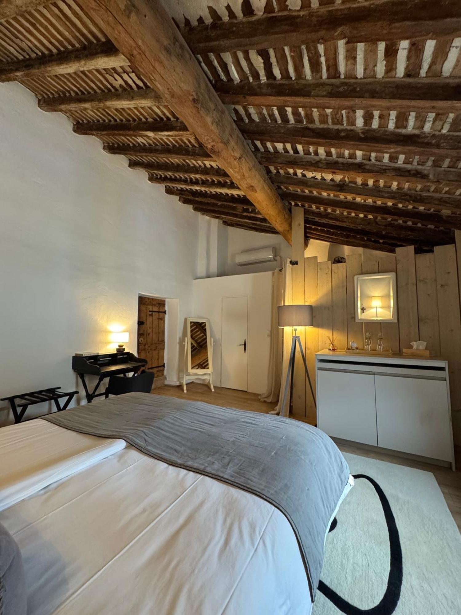 La Chapelle Sur La Sorgue Bed & Breakfast ลีล-ซูร์-ลา-ซอร์ก ภายนอก รูปภาพ